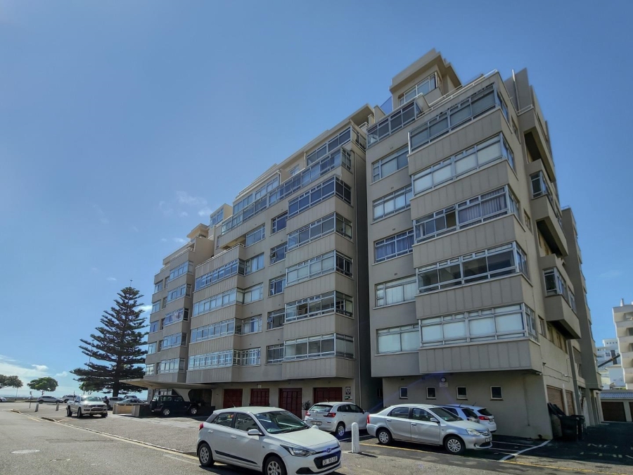 2 Bedroom Property for Sale in Sea Point Western Cape